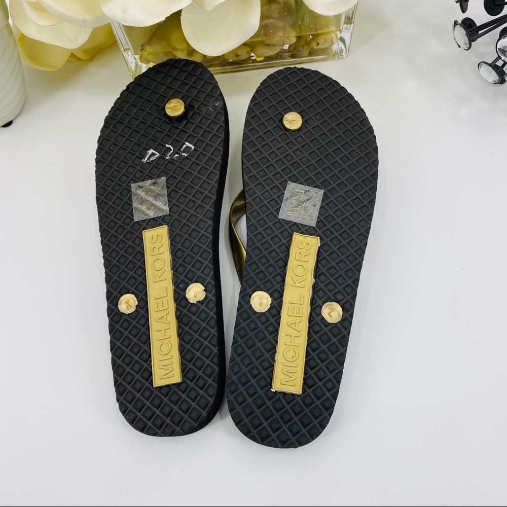 NWT Michael Kors Logo Flip Flops - Picture 6 of 6